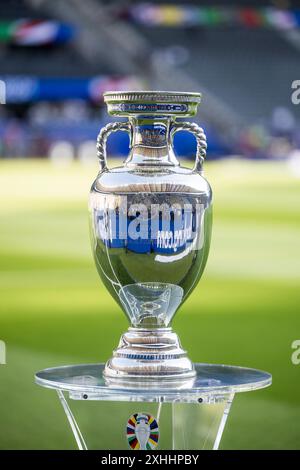Berlin, Deutschland. Juli 2024. Die Trophäe ist bereit für das Finale der UEFA Euro 2024 zwischen Spanien und England im Olympiastadion in Berlin. Quelle: Gonzales Photo/Alamy Live News Stockfoto