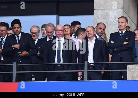 Berlin, Deutschland. Juli 2024. Fussball UEFA EURO 2024 Finale Spanien - England am 14.07.2024 im Olympiastadion Berlin in Berlin Nasser Al-Khelaifi, links - Olaf Scholz (Bundeskanzler der Bundesrepublik Deutschland), mitte - Hans-Joachim Watzke, rechts Foto: Revierfoto Credit: ddp Media GmbH/Alamy Live News Stockfoto