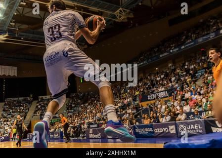 Santiago, Spanien. Oktober 2023. Ein Moment während der regulären Runde in der ACB Endesa League zwischen Monbus Obradoiro und Surne Bilbao. Xan Gasalla/Alamy News Stockfoto