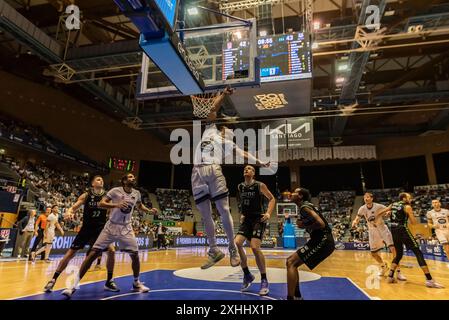 Santiago, Spanien. Oktober 2023. Ein Moment während der regulären Runde in der ACB Endesa League zwischen Monbus Obradoiro und Surne Bilbao. Xan Gasalla/Alamy News Stockfoto