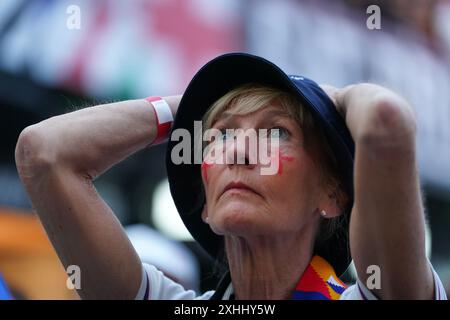 England-Fans im Boxpark Croydon in London während einer Vorführung des Endspiels der UEFA Euro 2024 zwischen Spanien und England. Bilddatum: Sonntag, 14. Juli 2024. Stockfoto