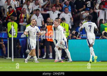 England-Stürmer Cole Palmer (Chelsea) erzielt ein TOR 1-1 und feiert am 14. Juli 2024 das Finale der UEFA Euro 2024 in Spanien gegen England im Olympiastadion-Stadion in Berlin Stockfoto