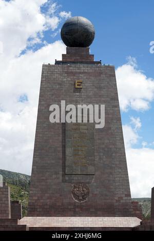 Äquatordenkmal, Ciudad Mitad del Mundo, Stadt Mitte der Welt, Ecuador, Südamerika Stockfoto