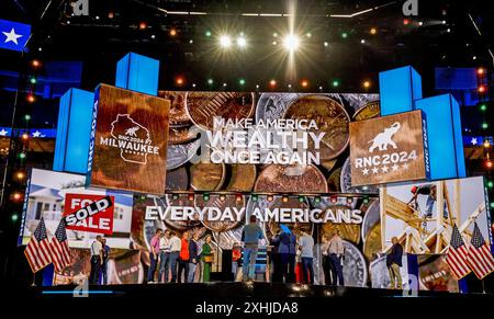 Milwaukee, Usa. Juli 2024. Die Vorbereitungen für den Republican National Convention 2024 auf dem Fiserv Forum in Milwaukee, Wisconsin, werden am 14. Juli 2024 fortgesetzt. Die Stadt Milwaukee ist Austragungsort der Republikanischen Konvention 2024, die vom 15. Bis 18. Juli stattfindet. Foto: Tannen Maury/UPI Credit: UPI/Alamy Live News Stockfoto