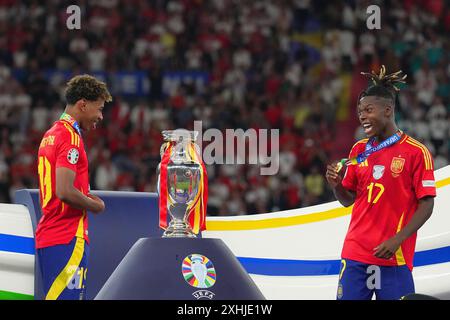 Berlin, Deutschland. Juli 2024. Der Spanier Nico Williams, der Spanier Lamine Yamal während des Fußball-Europameisterspiels 2024 zwischen Spanien und England im Olympiastadion in Berlin, Deutschland - Sonntag, den 14. Juli 2024. Sport - Fußball . (Foto: Spada/LaPresse) Credit: LaPresse/Alamy Live News Stockfoto