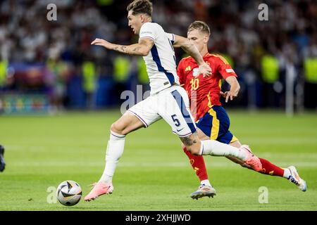 Berlin, Deutschland. Juli 2024. John Stones (5) aus England war beim Finale der UEFA Euro 2024 zwischen Spanien und England im Olympiastadion in Berlin zu sehen. Quelle: Gonzales Photo/Alamy Live News Stockfoto