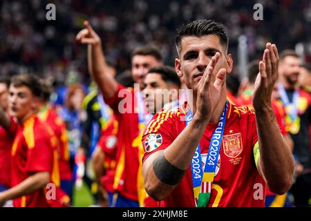 Berlin, Deutschland. Juli 2024. BERLIN, DEUTSCHLAND - 14. JULI: Alvaro Morata feiert den Sieg beim Endspiel der UEFA EURO 2024 zwischen Spanien und England im Olympiastadion am 14. Juli 2024 in Berlin. (Foto von Andre Weening/Orange Pictures) Credit: Orange Pics BV/Alamy Live News Stockfoto