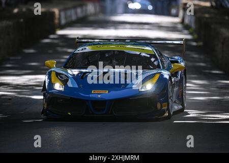 Goodwood House, Chichester, Großbritannien. Juli 2024. Goodwood Festival of Speed Day 4; das Ferrari 488 Challenge Evo startet direkt am Start Credit: Action Plus Sports/Alamy Live News Stockfoto
