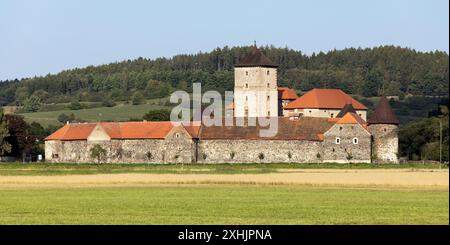 Die Wasserburg Svihov im Lokal vodní hrad Švihov ist ein Überrest einer mittelalterlichen Wasserfestung in Tschechien Stockfoto