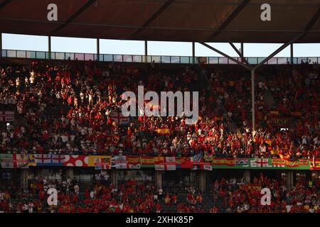 Berlin, Deutschland. Juli 2024. Die spanischen Fans jubeln das Team vor dem Endspiel der UEFA Euro 2024 zwischen England und Spanien am 14. Juli 2024 in Berlin an. Quelle: Zhang Fan/Xinhua/Alamy Live News Stockfoto