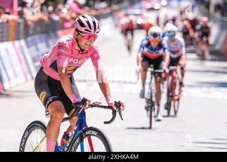 ELISA Longo Borghini (ITA) vom Lidl - Trek Team gewinnt das Pink Trikot der Giro díItalia Women 2024. (Foto: Davide Di Lalla/SOPA Images/SIPA USA) Credit: SIPA USA/Alamy Live News Stockfoto