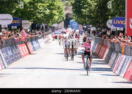 ELISA Longo Borghini (ITA) vom Lidl - Trek Team gewinnt das Pink Trikot der Giro díItalia Women 2024. Quelle: SOPA Images Limited/Alamy Live News Stockfoto