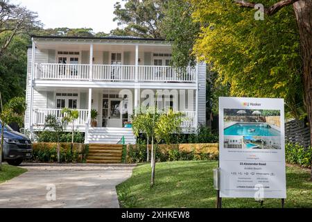 Australisches modernes Einfamilienhaus in Avalon Beach, vermarktet zum Verkauf von LJ Hooker Immobilienmakler, Sydney, NSW, Australien Stockfoto