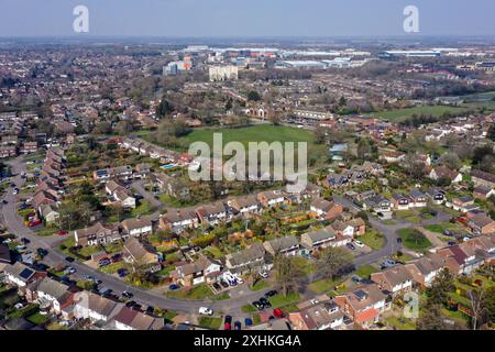 Aktenfoto vom 27. Januar 03/20 von einer Luftaufnahme von Leverstock Green bei Hemel Hempstead. Der durchschnittliche Preis für ein Haus ist im Juli um mehr als üblich gesunken, laut der Website Rightmove, da der typische neue Verkäufer, der den Preis im Juli um 0,4 % oder 1.617 £ im Vergleich zum Monat verlangt, im Juli auf 373 493 £ fiel, von 375.110 £ im Juni. Ausgabedatum: Montag, 15. Juli 2024. Stockfoto