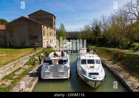 Frankreich, Aude, Canal du Midi, von der UNESCO zum Weltkulturerbe erklärt, Mühlenschleuse Trebes Stockfoto