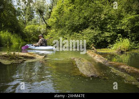 Frankreich, Bas Rhin, Strabourg, Naturschutzgebiet Rohrschollen, Inventarisierung der Wasserbohrmaschine im Brunnwasser Stockfoto