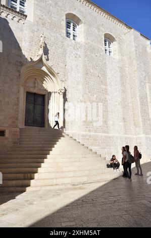 Kroatien, Dalmatien, dalmatinische Küste, Dubrovnik, Historisches Zentrum, das von der UNESCO zum Weltkulturerbe erklärt wurde, Treppen des Dominikanerklosters (Dominikanski samos Stockfoto