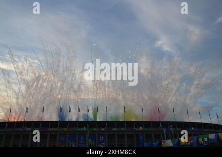 Berlin, Deutschland - 14. Juli 2024 - Fußballfinale UEFA Euro 2024 England gegen Spanien - vor dem Olympiastadion. (Foto: Markku Rainer Peltonen) Stockfoto