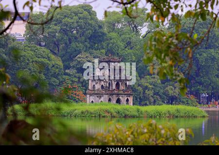 Turtle Tower (Thap Rua), ein Turm am Hoan Kiem See in Hang Trong, Hoan Kiem, Hanoi, Vietnam Stockfoto