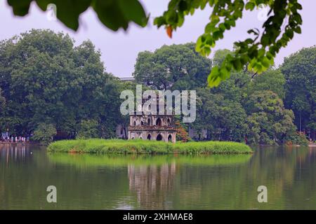 Turtle Tower (Thap Rua), ein Turm am Hoan Kiem See in Hang Trong, Hoan Kiem, Hanoi, Vietnam Stockfoto