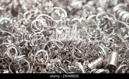 Metall, Werkstoff, Metallspäne, Stahlschrott aus Edelstahl Stockfoto