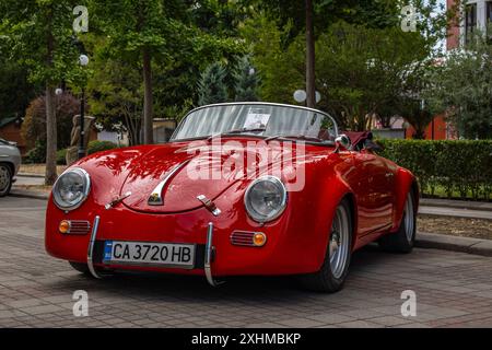 Roter Retro-Porsche-Speedster bei Classic Cars in Pomorie, Bulgarien Stockfoto