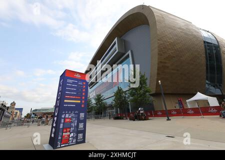 Milwaukee, Wi, USA. Juli 2024. Die RNC in Milwaukee stellte die Hauptbühne dar, als Würdenträger zum Soundcheck eintreffen, einen Tag bevor der Republican National Convention am 15. Juli mit Delegierten auf dem Deer District plaza im Fiserv Forum beginnt. (Kreditbild: © Pat A. Robinson/ZUMA Press Wire) NUR REDAKTIONELLE VERWENDUNG! Nicht für kommerzielle ZWECKE! Stockfoto