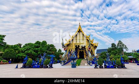 Wat Rong Suea Ten (Blauer Tempel), buddhistischer Schrein, Thailand Stockfoto