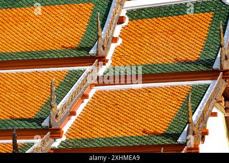 Bunte Dachziegel des Tempels Wat Arun, Bangkok Stockfoto