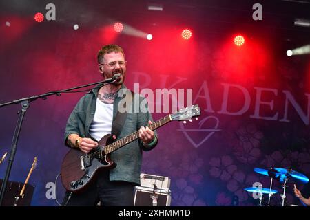 Das Saarbrücker Altstadtfest am Sonntag 15.7,2024. Konzert der Band Arkaden. *** Das Saarbrücker Altstadtfest am Sonntag 15 7 2024 Konzert der Band Arkaden Bub Stockfoto