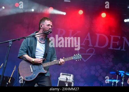 Das Saarbrücker Altstadtfest am Sonntag 15.7,2024. Konzert der Band Arkaden. *** Das Saarbrücker Altstadtfest am Sonntag 15 7 2024 Konzert der Band Arkaden Bub Stockfoto