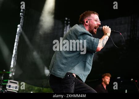 Das Saarbrücker Altstadtfest am Sonntag 15.7,2024. Konzert der Band Arkaden. *** Das Saarbrücker Altstadtfest am Sonntag 15 7 2024 Konzert der Band Arkaden Bub Stockfoto