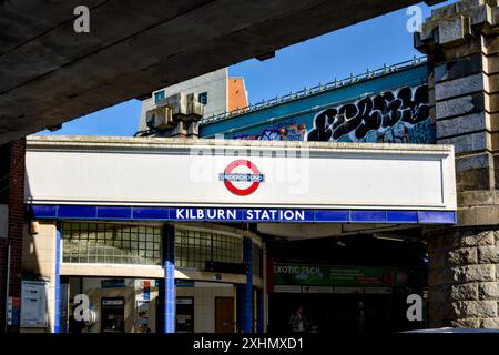 Kilburn High Road, Borough of Brent, London, England, Großbritannien Stockfoto