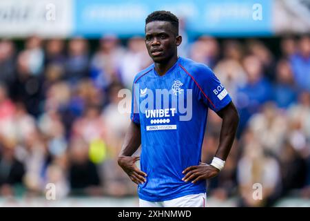 WEZEP, NIEDERLANDE - 13. JULI: Rabbiner Matondo von Rangers FC sieht sich während des Vorsaison-Freundschaftsspiels zwischen AFC Ajax und Rangers FC im Sportpark M an Stockfoto