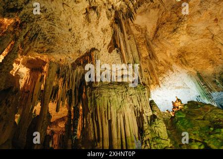 grotte Grotta di Nettuno, Capo Caccia, Alghero, Sardinien, Italien. Hochwertige Fotos Stockfoto