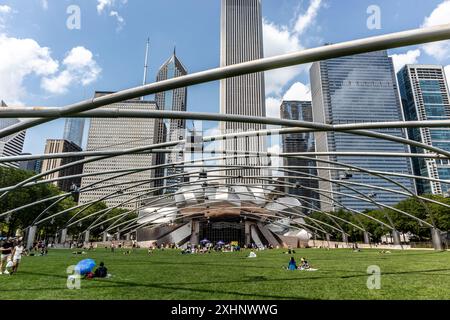 Der Jay Pritzker Pavilion an einem Sommertag in Chicago, Illinois Stockfoto