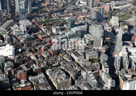 Aus der Vogelperspektive südwestlich des Stadtzentrums von Manchester mit auffälligem Deansgate Stockfoto