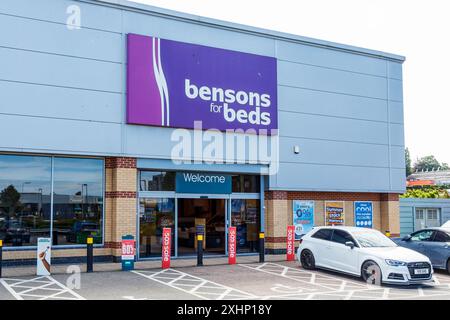 Bensons, ein Einzelhandelsgeschäft mit Betten und Bettwäsche im Staples Corner Retail Park, North London, Großbritannien Stockfoto