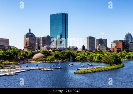 Boston, Massachusetts. Die Skyline von Boston Back Bay über den Charles River, von der Longfellow Bridge aus gesehen, Stockfoto