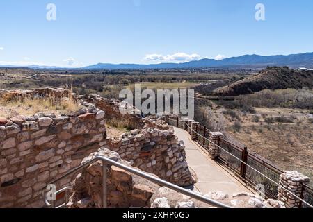 Fußweg zu den Ruinen des Tuzigoot National Monument in Arizona Stockfoto