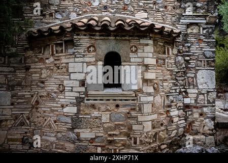Kirche Agios Dimitrios Loumbardiaris, eine der ältesten griechisch-orthodoxen Kirchen, am Fuße des Philopappos Hil, Athen, Griechenland Stockfoto