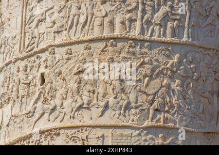 Nahaufnahme der Trajan-Säule. Rom , Italien. Stockfoto