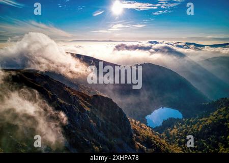 Frankreich, Vogesen, Naturpark Ballons des Vosges, La Bresse, Blick vom Gipfel des Hohneck 1363 m, unterhalb des Schiessrothried-Sees, Wurmspel-Glaci Stockfoto