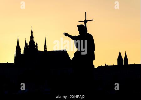 Tschechische Republik, Prag, historisches Zentrum, das von der UNESCO zum Weltkulturerbe erklärt wurde, Stare Mesto Viertel (Altstadt), Johannes der Täufer Statue auf Karl B. Stockfoto