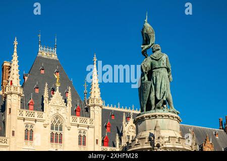 Belgien, Westflandern, Brügge, historisches Zentrum, das von der UNESCO zum Weltkulturerbe erklärt wurde, Marktplatz, Statue von Pieter de Coninck und Jan Breydel Stockfoto
