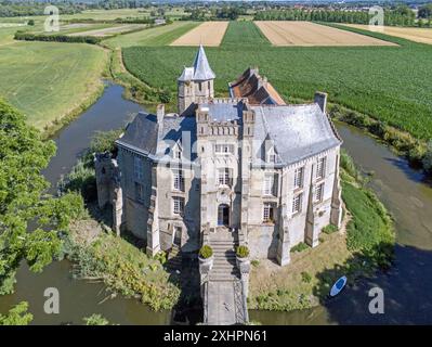 Frankreich, Pas de Calais, Tilques, Chateau d'Ecou, antike Festung im Audomarois-Sumpf (Luftaufnahme) Stockfoto