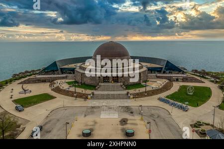 Aus der Vogelperspektive des Adler Planetariums am Lake Michigan in Chicago mit Blick auf den See Stockfoto