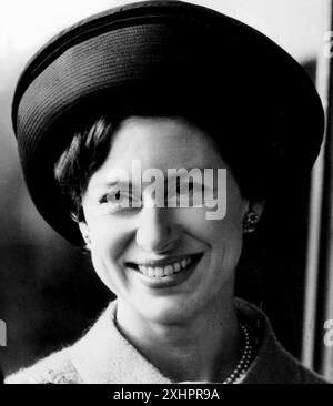 1965 Londra Archivio Storico Olycom/LaPresse Margaret, contessa di Snowdon (Margarete Rose; Glamis, 21 agosto 1930 - Londra, 9 febbraio 2002), è stata una principessa britannica, seconda figlia di re Giorgio VI del Regno Unito e di Elizabeth Bowes-Lyon, Nel 1952, anno dell'ascesa al trono di sua sorella, divenne potenziale reggente al trono del Regno Unito fino al compimento della maggiore età di suo nipote Carlo nel 1969, qualora la regina fosse Morta o avesse abdicato durante la minore età dell'erede al trono. Nella Foto: Stockfoto