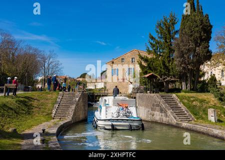 Frankreich, Aude, Canal du Midi, von der UNESCO zum Weltkulturerbe erklärt, Mühlenschleuse Trebes Stockfoto