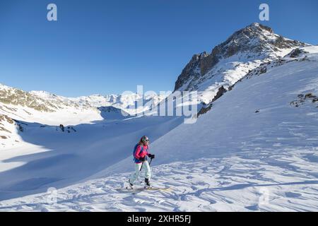 Frankreich, Savoie, Valloire, Cerces-Massiv, Skitourenpassage am Col des Rochilles auf 2496 m. Stockfoto